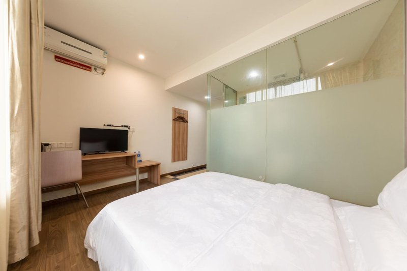 Seven Plus One HotelGuest Room