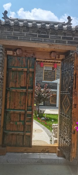 Xingcheng Quxieyang InnOver view