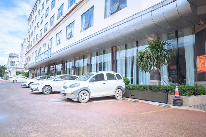 White Swan HotelOver view