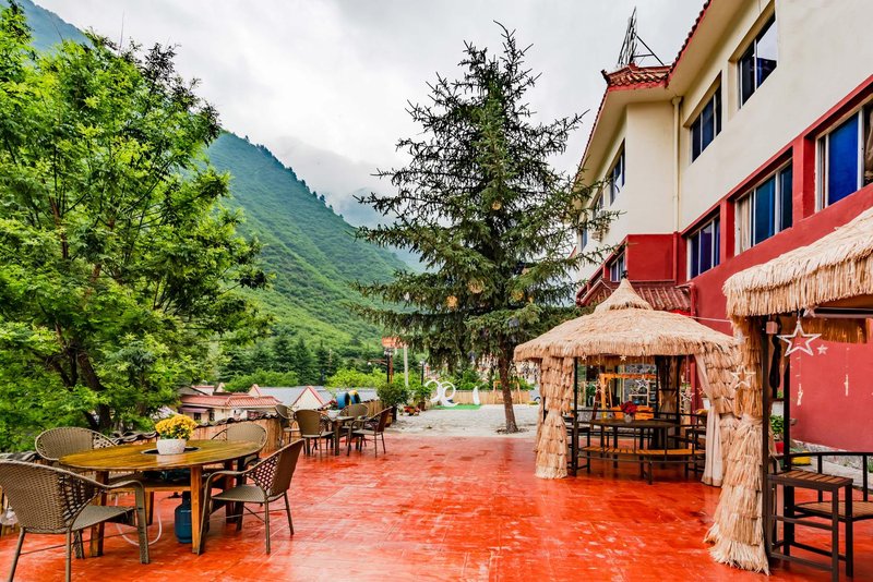 Jiuzhaigou canggongge Hotel Over view