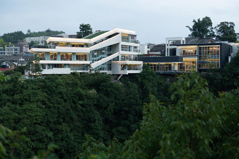 Solowandering Cloud river hotel Over view