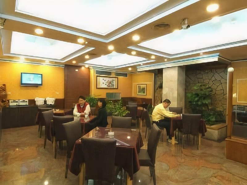 Golden Swallow Hotel Restaurant