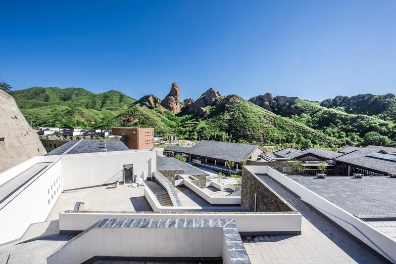 Chengde Hotel MoMc Over view