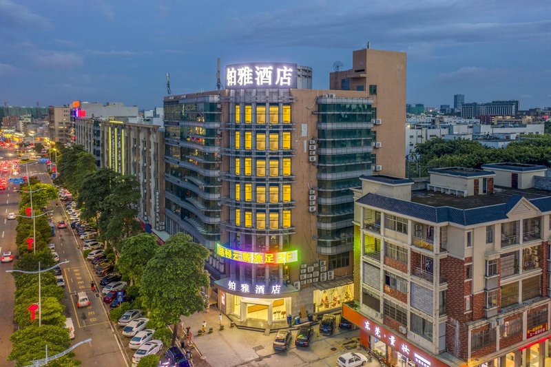 Boya Hotel (Dongguan Liaobu Government Wanrun Plaza Branch)Over view