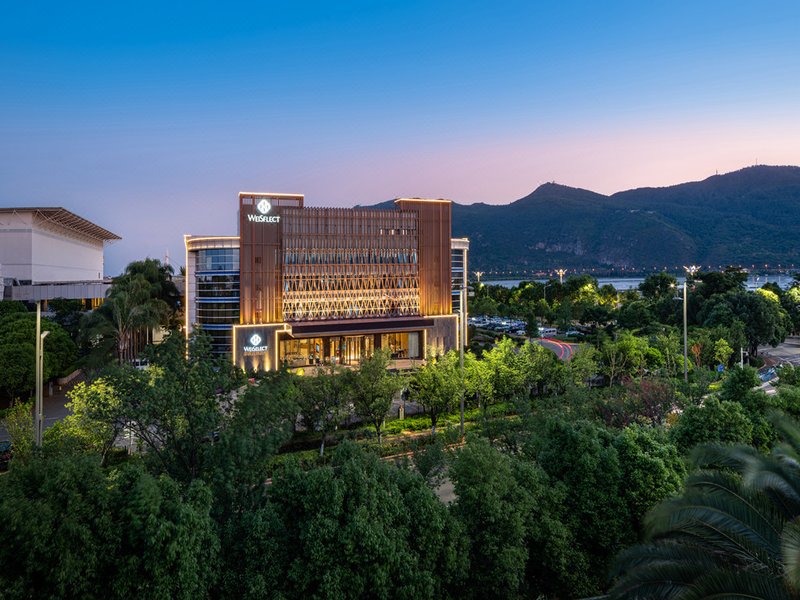 Lake View Hotel Kunming Over view