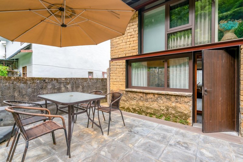 Yangshuo Hillside Guesthouse Over view