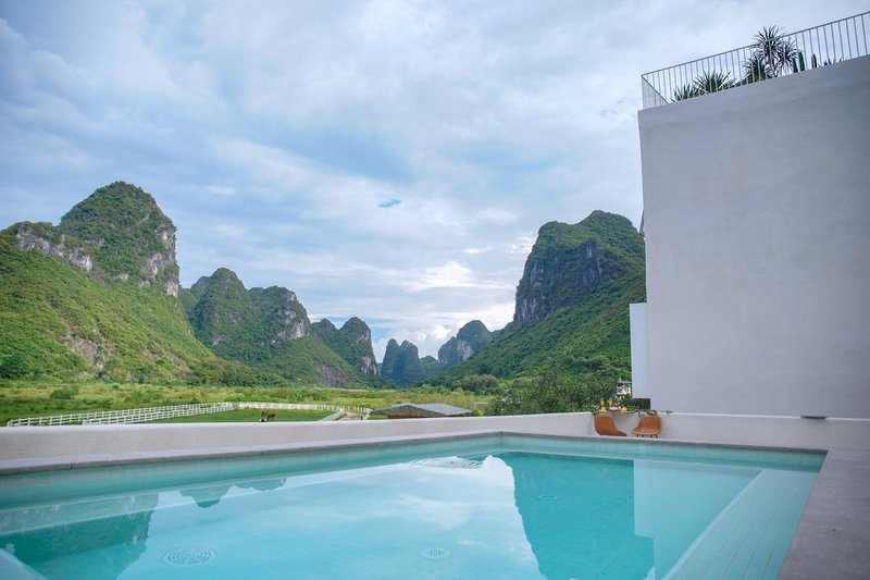 the thousand and one tourism&homestay（yangshuo yulonghe hotel ）Over view