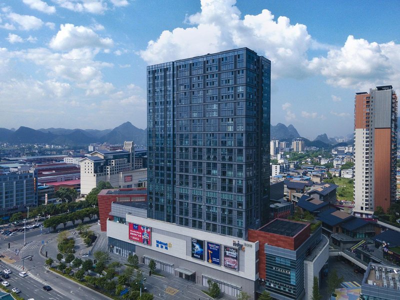 Guilin platinum House Hotel(Two Rivers and Four Lakes Mixc City Store) Over view