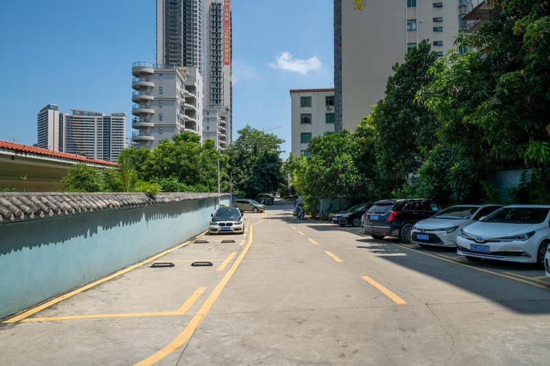 Xinhai'an Holiday Apartment (Zhanjiang Jinshawan) Over view