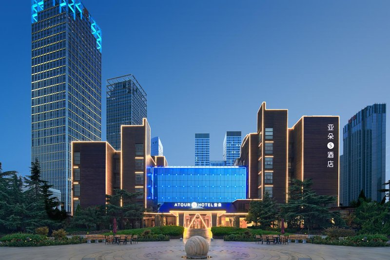 Atour S Hotel Dalian Xinghai Square Over view