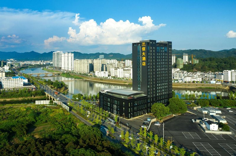 Jinling Jialong Hotel,Lanxin shexian Huangshan over view