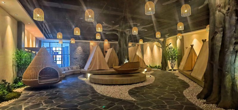 Luming Hot Spring Hotel (Wanfeng Tonghua Ski Resort) 休闲