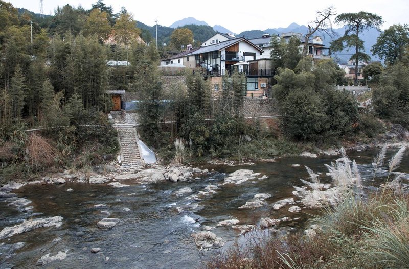 Tonglu Linyuxi Homestay Over view