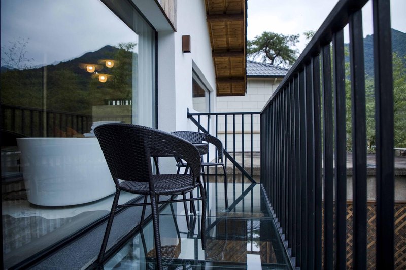 Tonglu Linyuxi Homestay Over view