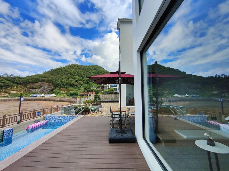 Xiangshan sea sunrise B & B Over view