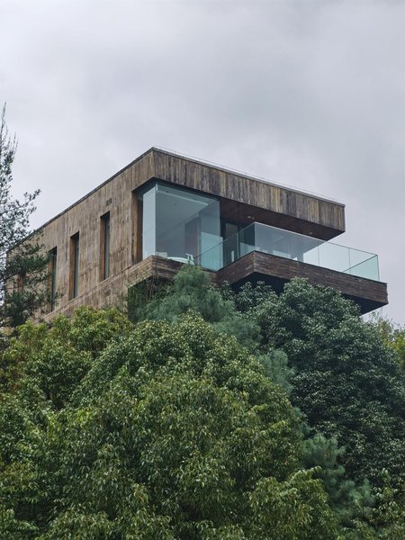 And nien Mid-Mountain Forest Hotel Over view