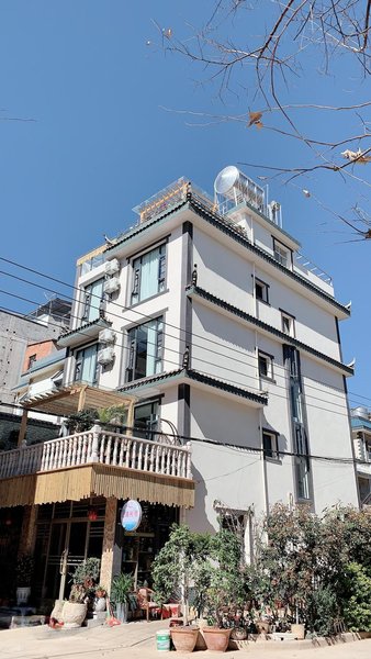 Fuxian Lake meets homestay Over view