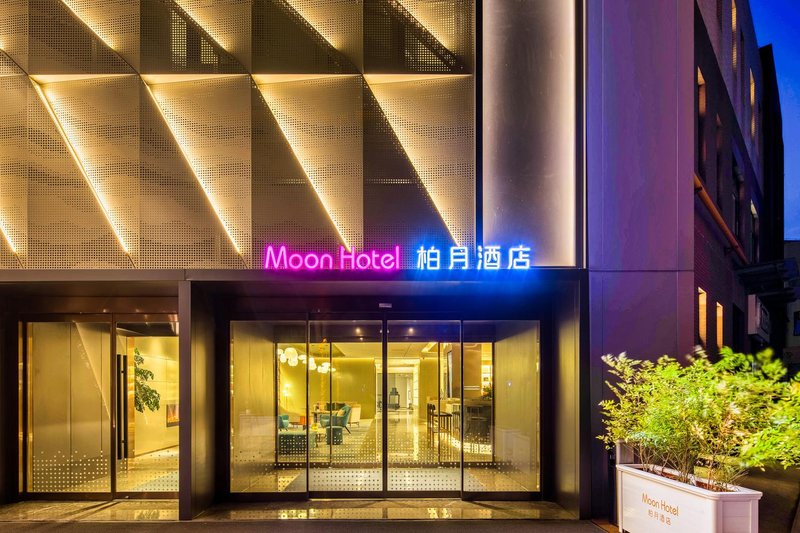 Moon Hotel Over view