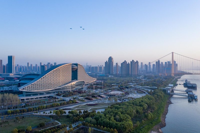 Holiday Inn & Suites Wuhan International Expo over view