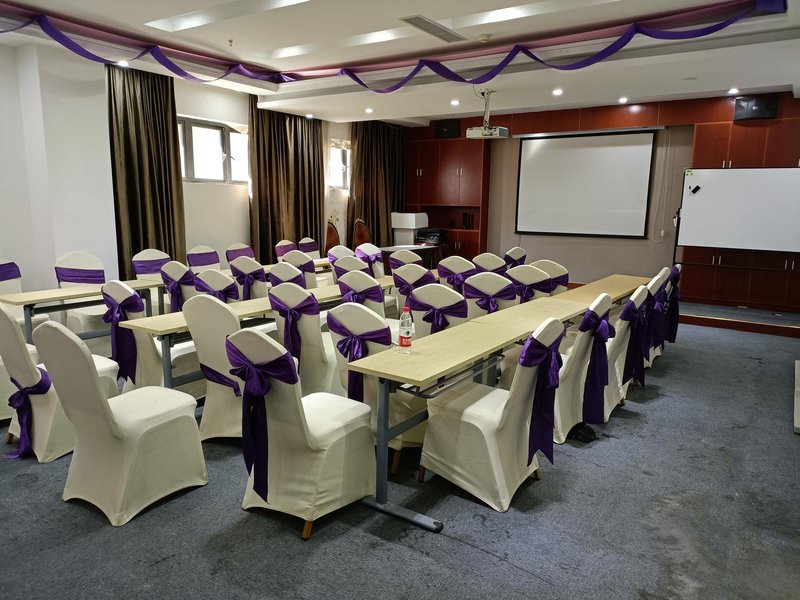 Elan Hotel  meeting room