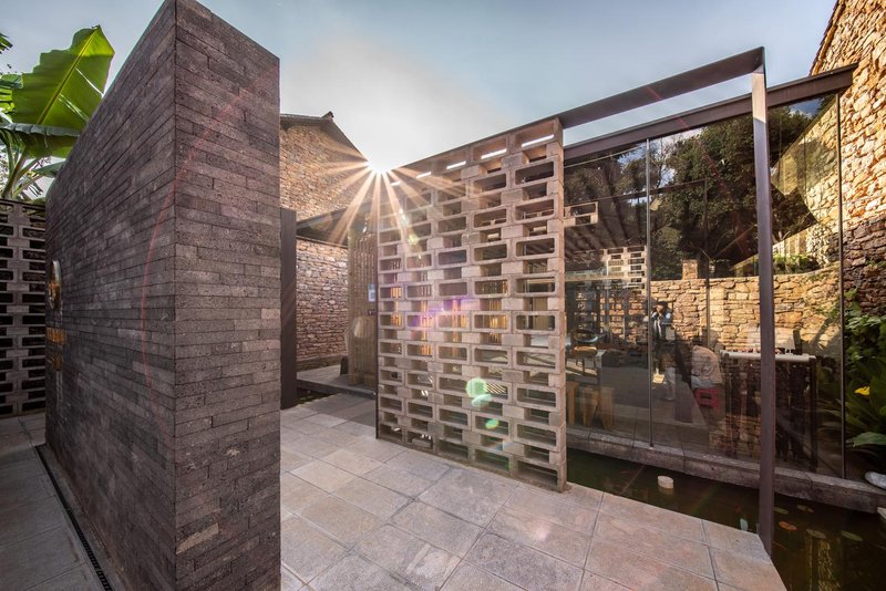 Mengzi Fanjian Humanities and Art HotelOver view