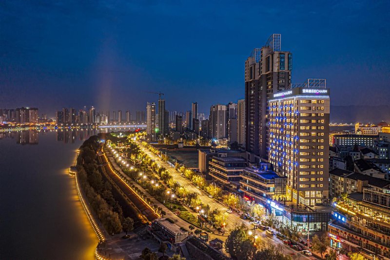 Yishang Hotel (Hanzhong Wetland Park Branch) Over view