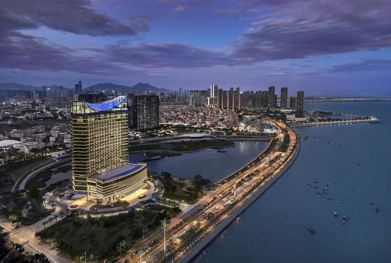 厦门集美海景皇冠假日酒店外景图