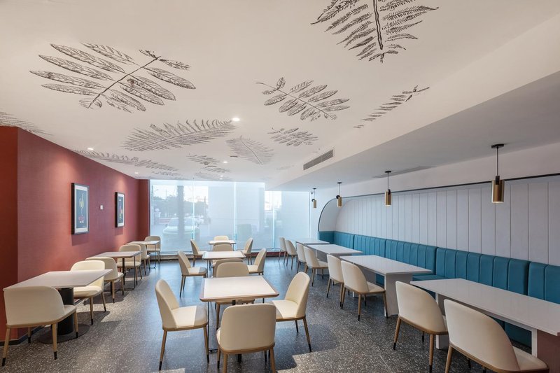 Qianyuqianxun Art HotelRestaurant