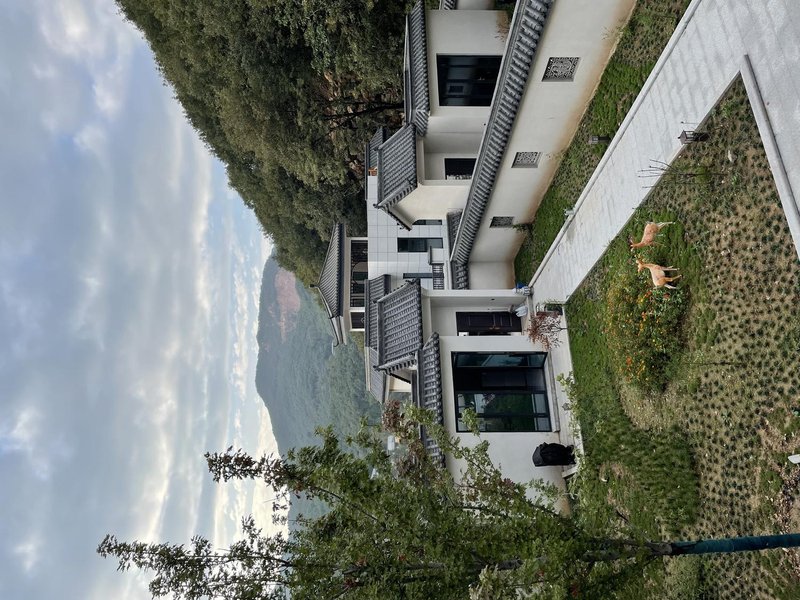 Yingying Mountain House B&B Over view