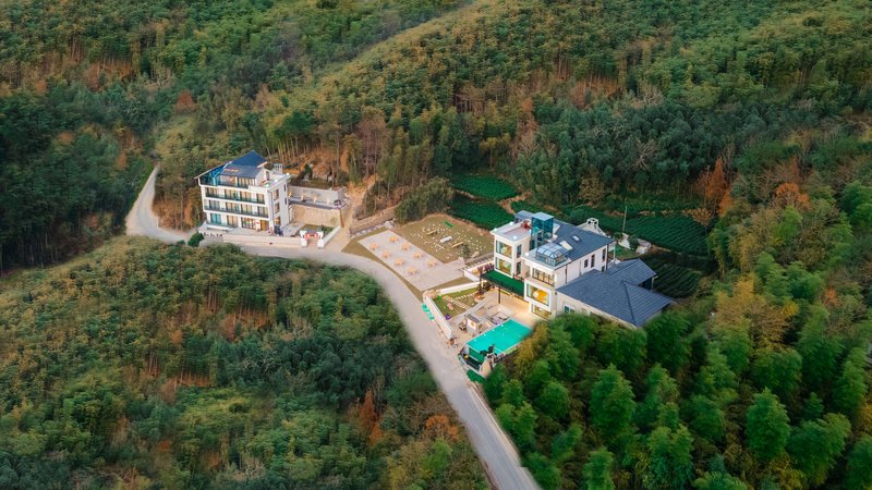 Yunshang grassland · yunxiangzhi wild luxury resort Over view