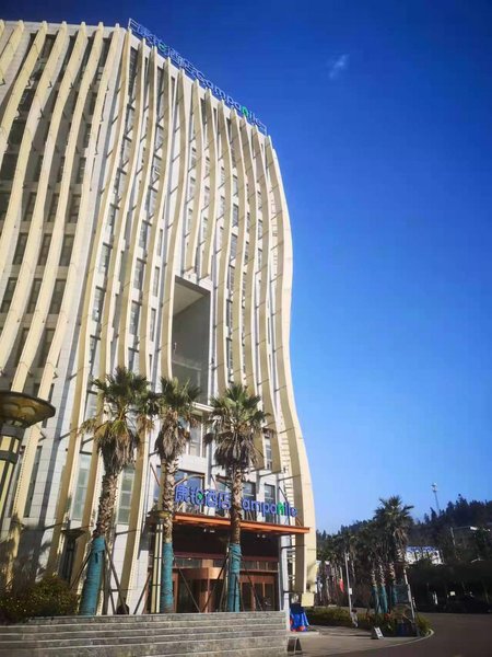 GOLDEN PANZHOU HOTEL Over view