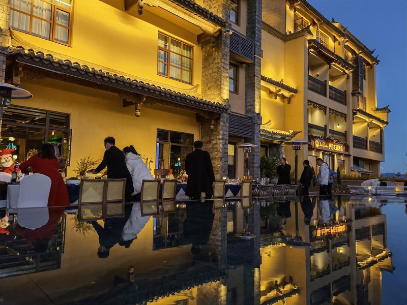 Yibo Garden Hotel (Fuxian Lake)Over view