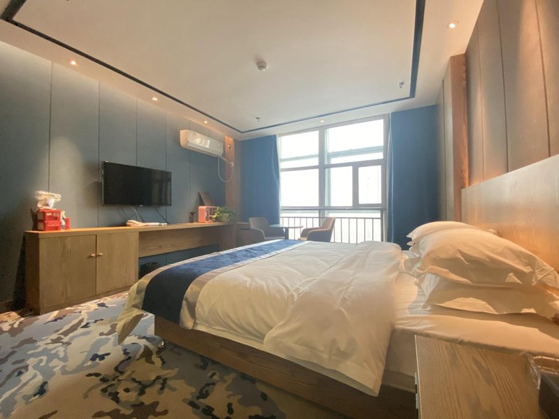 And You Business HotelGuest Room