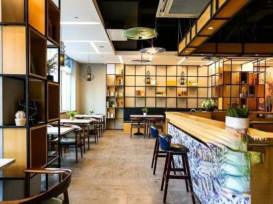 Biden apartment· Zhanjiang dinglongwan ocean world store Restaurant