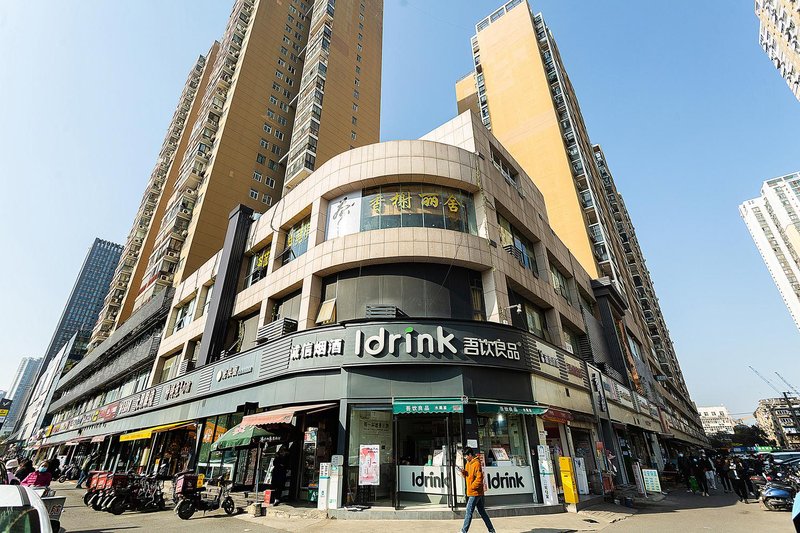  酒店外观