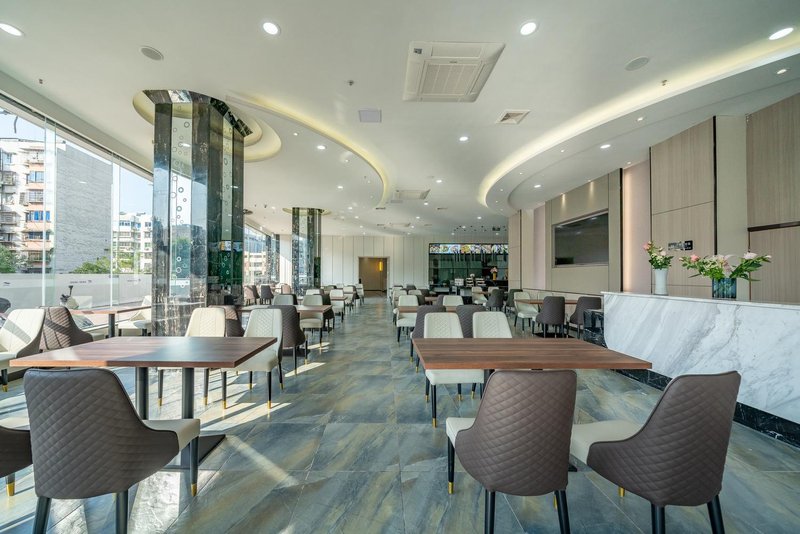 Blue Hotel (Liuzhou High-speed Railway Station Guport Street Branch) Restaurant