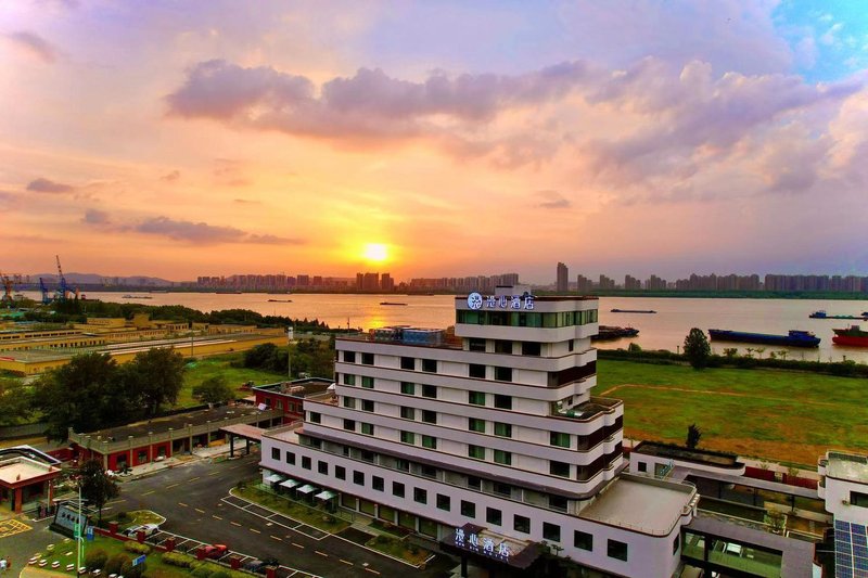 Manxin Hotel (Nanjing Mufu Mountain Residence) Over view