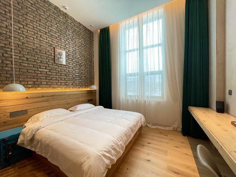 kk music space Guest Room