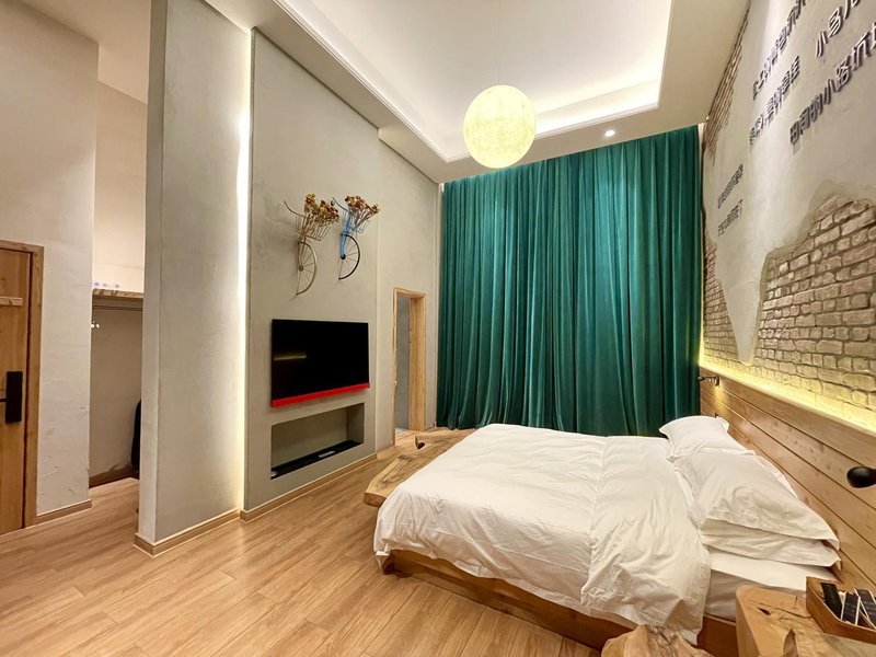 kk music space Guest Room