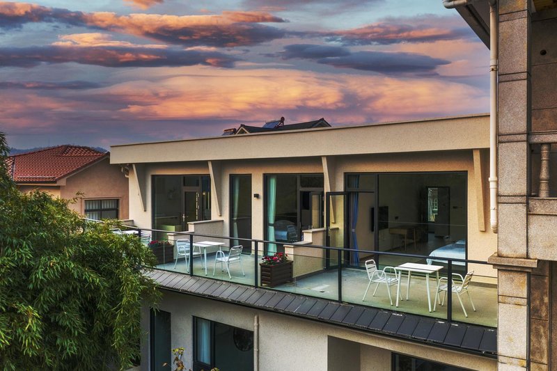 Yunshang Grassland Yinshe Courtyard Meisu Over view