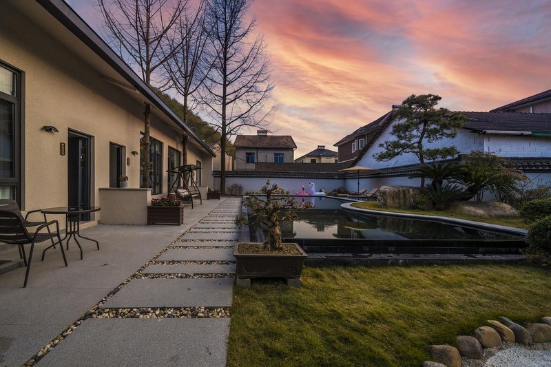 Yunshang Grassland Yinshe Courtyard Meisu Over view