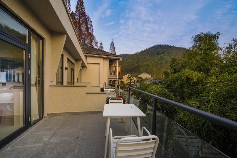 Yunshang Grassland Yinshe Courtyard Meisu Over view