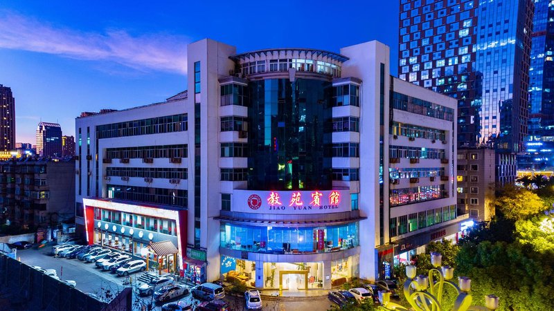 Kunming Jiaoyuan Hotel (Tongde Plaza Baiyun Road Subway Station) Over view