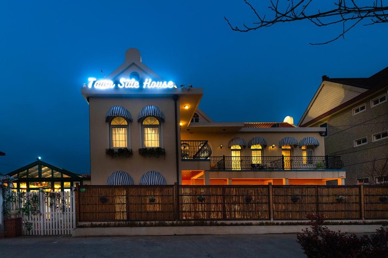 Town Side HouseOver view