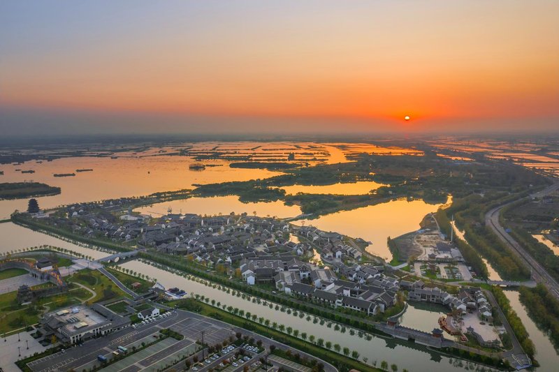 Dajin Lake Dongjin Water Town Kaiyuan Holiday Hotel Over view