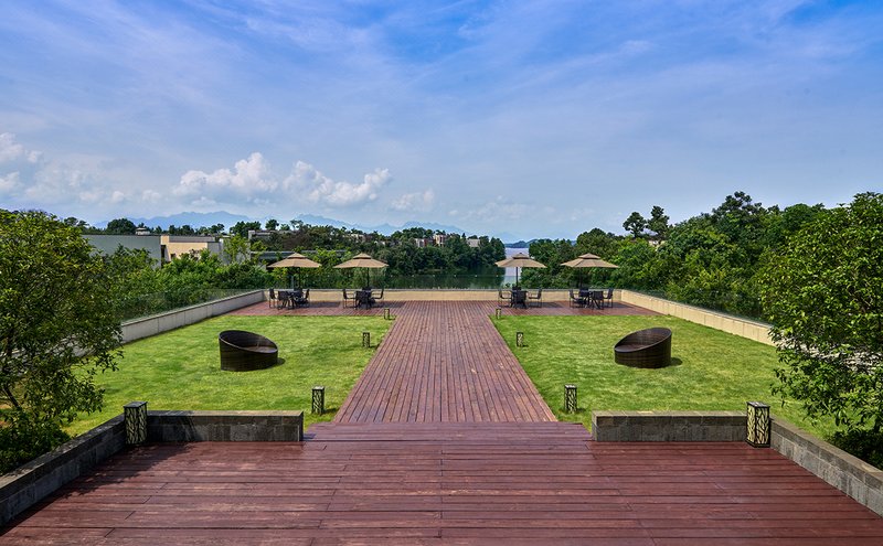 Lushan West Sea Resort, Curio Collection by Hilton Over view