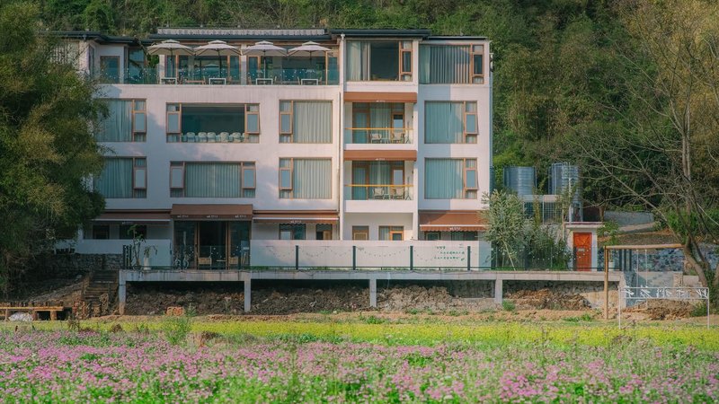 Yuetian Life Hotel (Yangshuo Shili Gallery Yulong River Branch)Over view