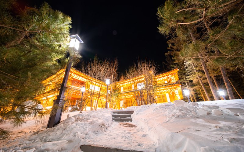 长白山观岳民俗精品酒店外景图