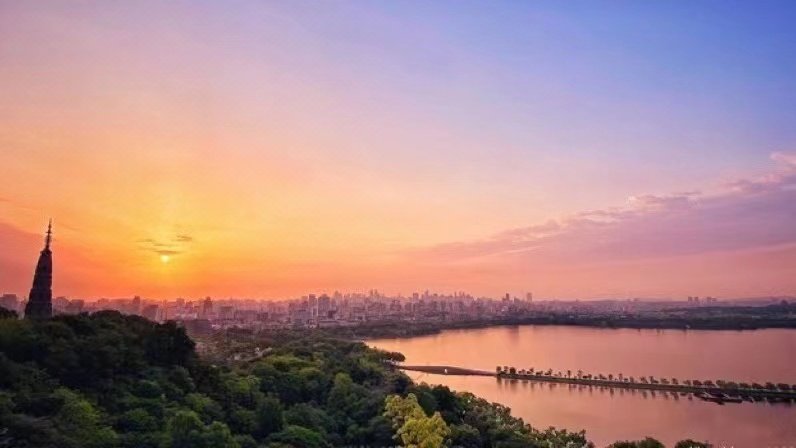 Hanting Hotel (Hangzhou West Lake Baochu Road)周边景点