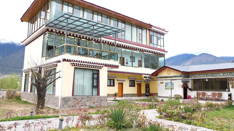 Huazhu Nyingchi Villa Over view